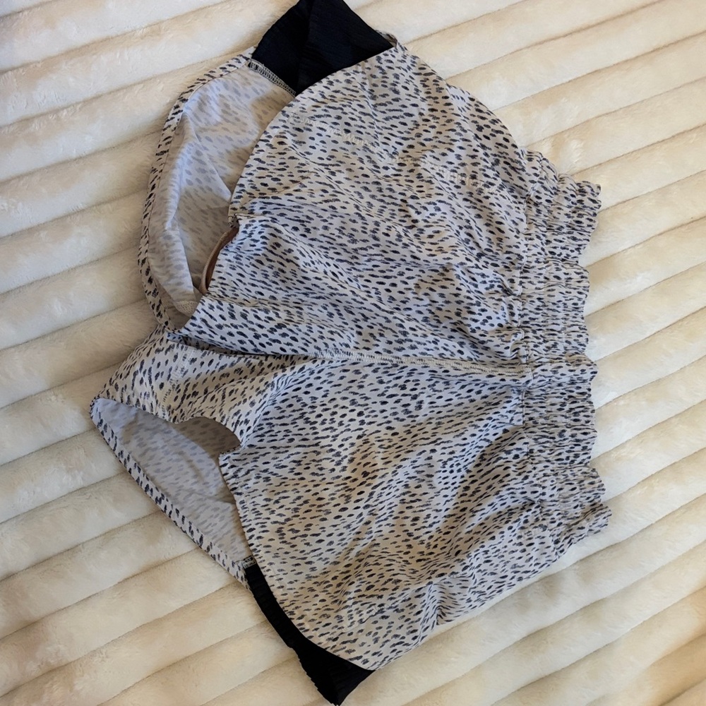 White and navy dotted shorts Lululemon